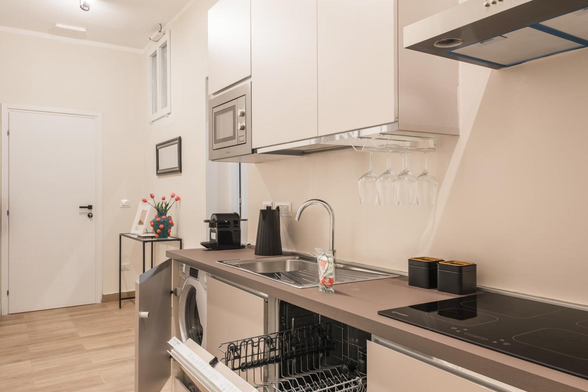 C3 Class Apartment, 2 Da Letto, 2 Bagni, Giardino Distante 15 Minuti A Piedi Da Fontana Di Trevi Lejlighed *