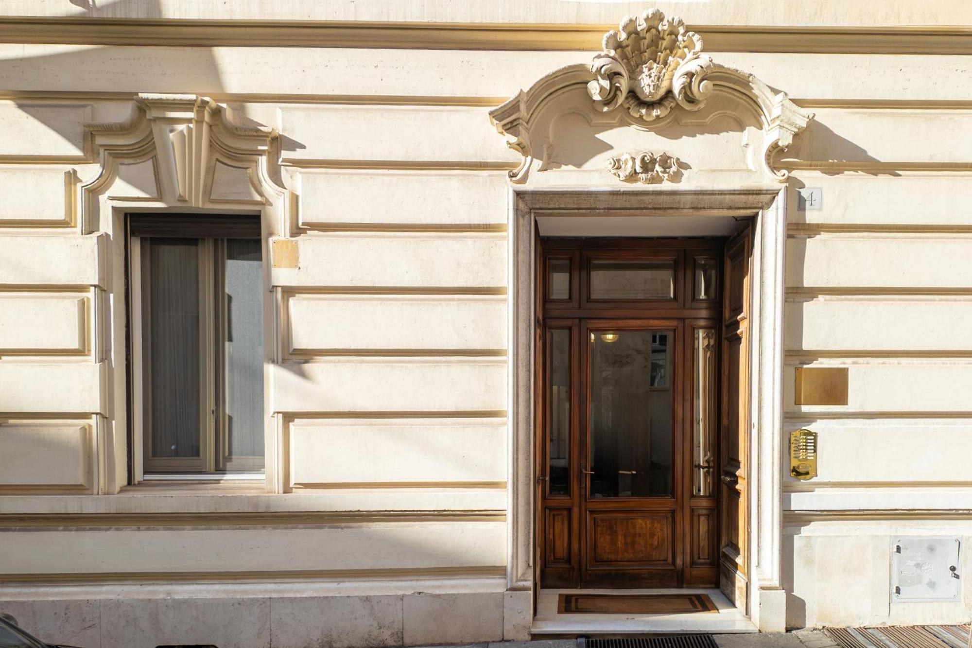C3 Class Apartment, 2 Da Letto, 2 Bagni, Giardino Distante 15 Minuti A Piedi Da Fontana Di Trevi Appartamento Roma